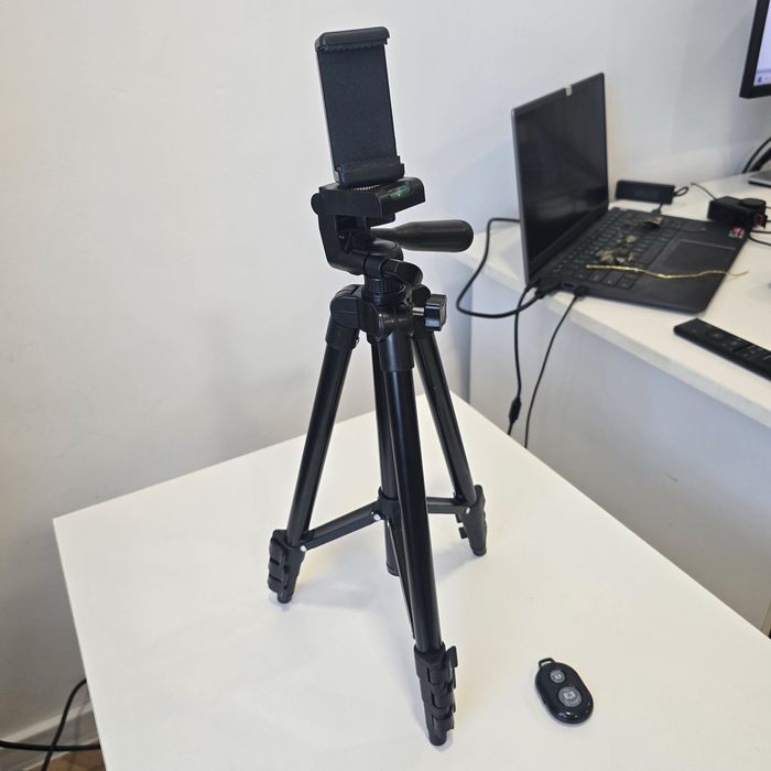 Трипод за телефон/камера с дистанционно