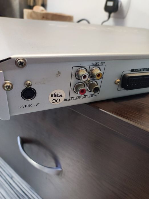 DVD плеар BUSH 2035XI