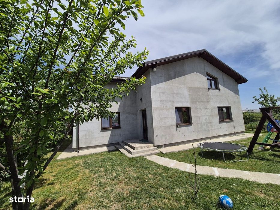 Mihailesti, vanzare vila P+M, 258mp, teren 912mp.