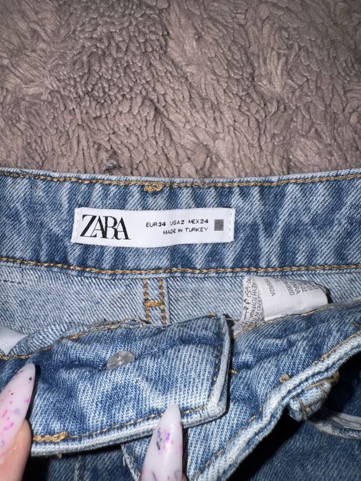 Pantaloni scurți Zara
