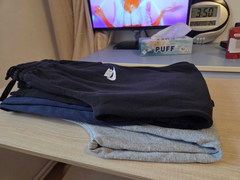 Pantaloni Nike, mar.XL, pentru baieti, 3 perechi , originali, 170 ron