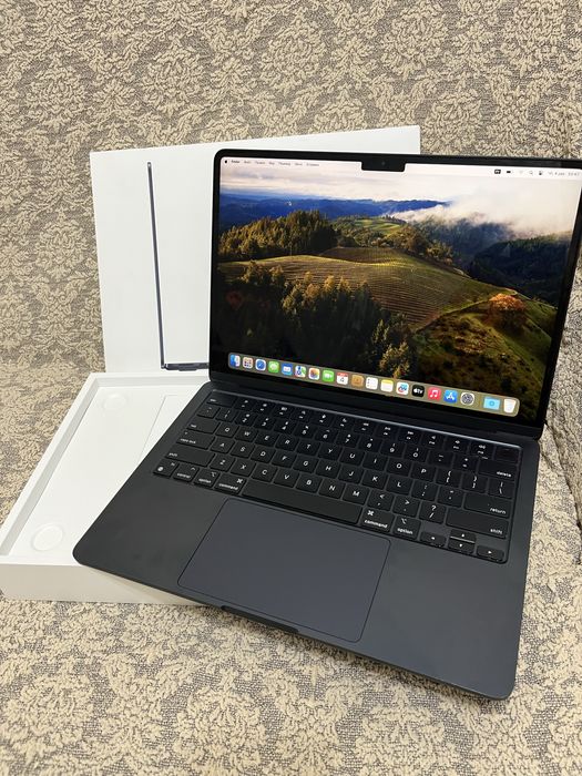 Идеал Apple Macbook Air M2 8/256GB