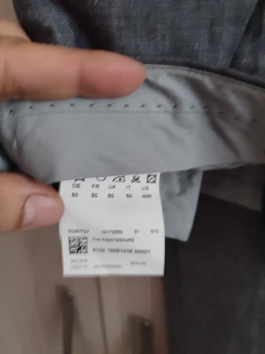 Продам костюм HUGO BOSS