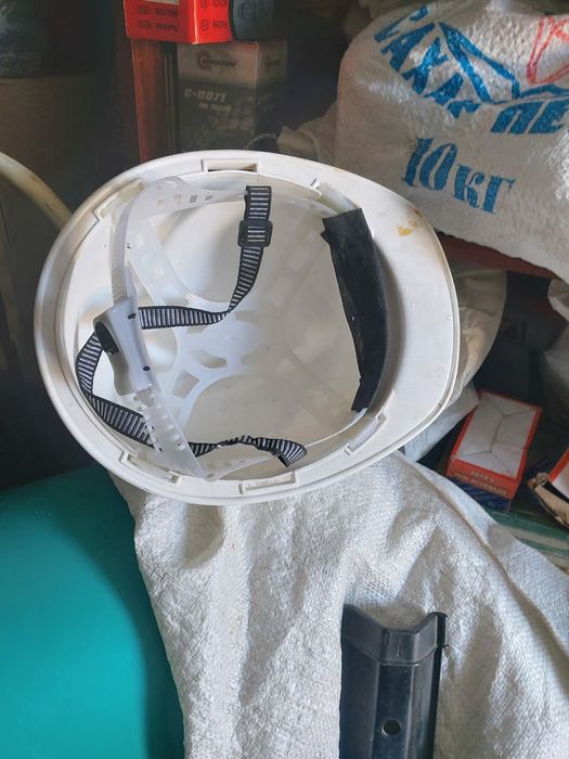 Каска Новая. 4000тг