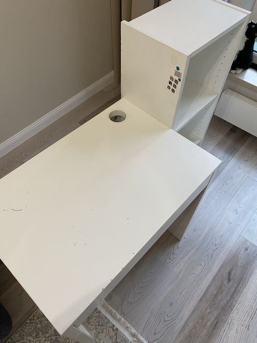 Продам стол и стелаж икея