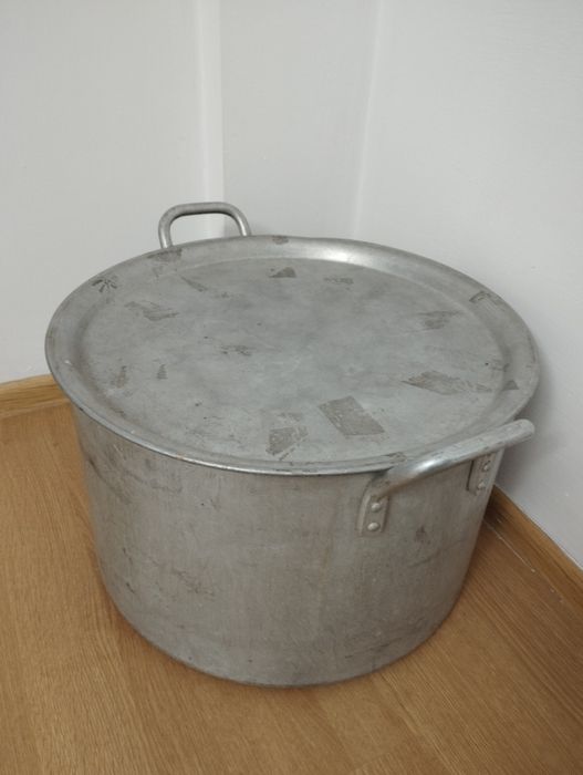 Кастрюля алюминиевая