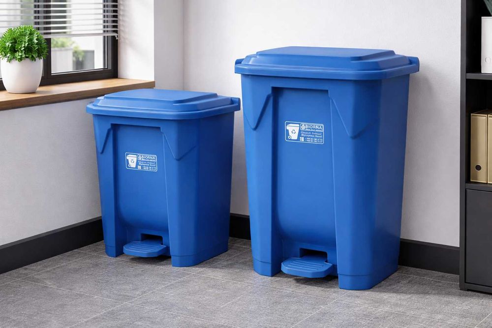 Пластиковые урны с педалью — удобно и гигиенично