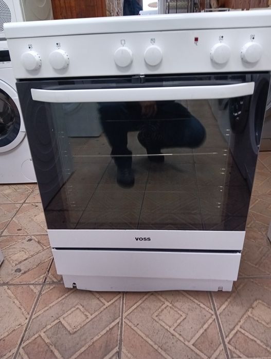 Свободно стояща печка с керамичен плот Voss  2 години Гаранция!