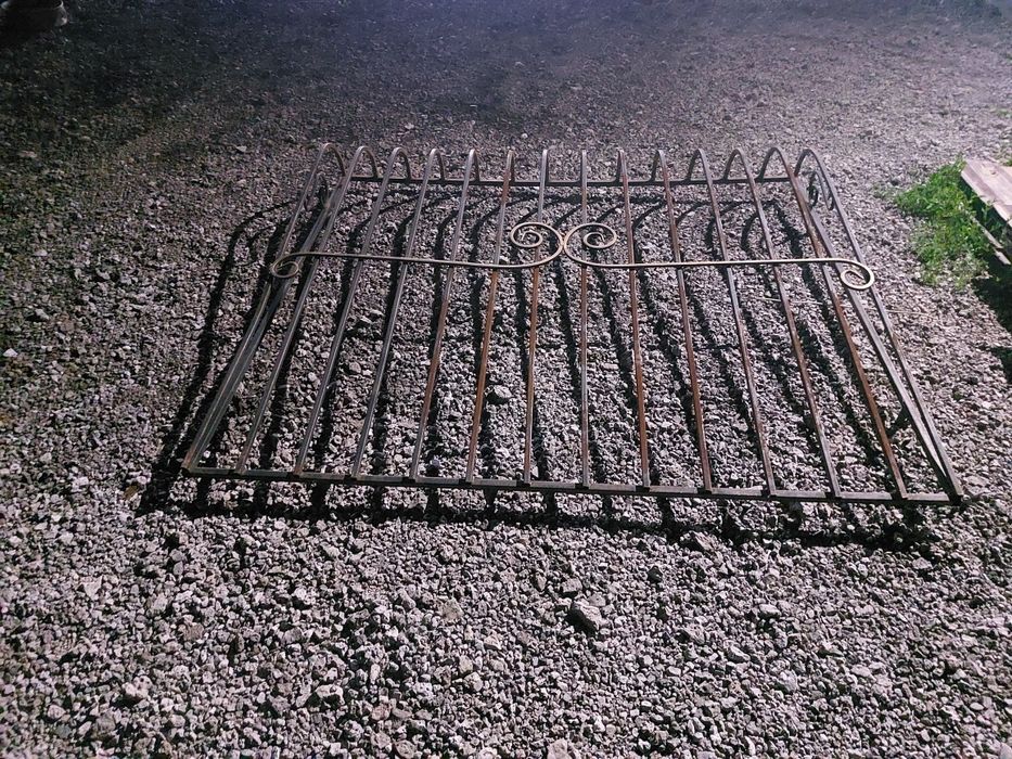 Продам решотка для окно размер 1.75×155.