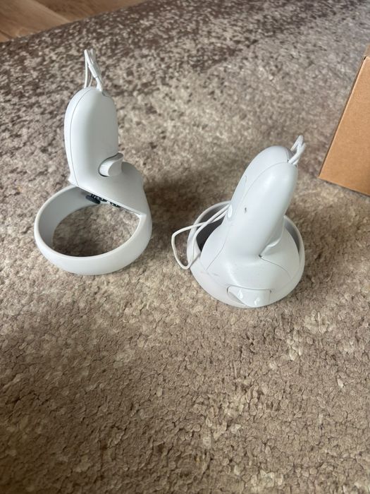 Vând Ochelari VR Oculus meta Quest 2 128 gb
