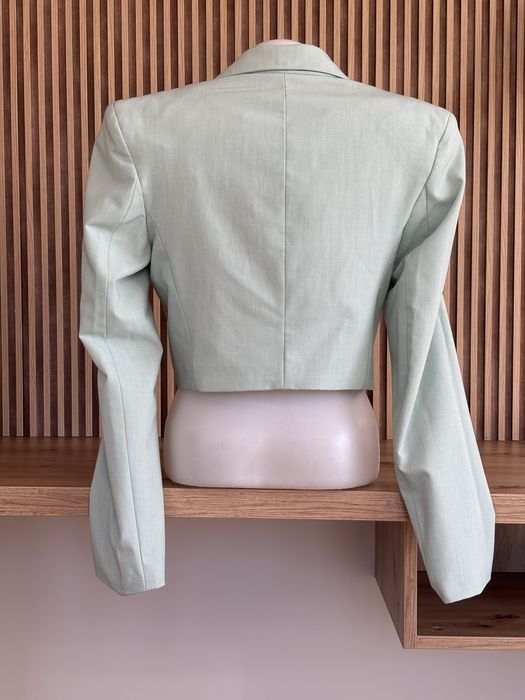 Късо сако подходящо и за ежедневна употреба