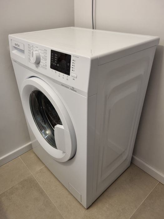 Mașină de spălat rufe frontală SLIM ARCTIC APL71224XLW0 – 7 kg, 1200 r