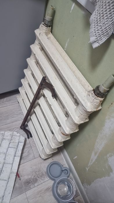Продам чугунные батарей 7 секций