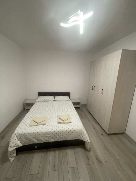 Inchiriez apartament regim hotelier sau termen lung