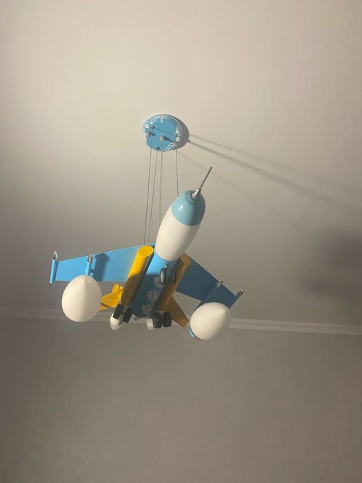 Продается люстра в детскую