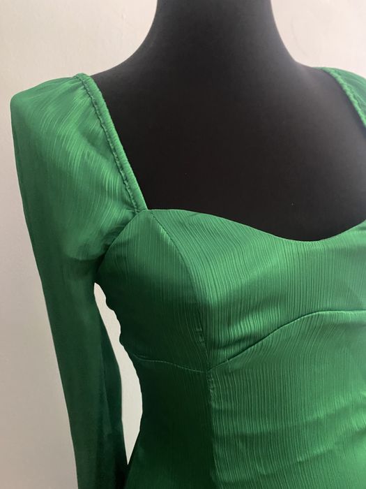 Оригинални Зелена и черна  сатенени рокли на Jack Wills