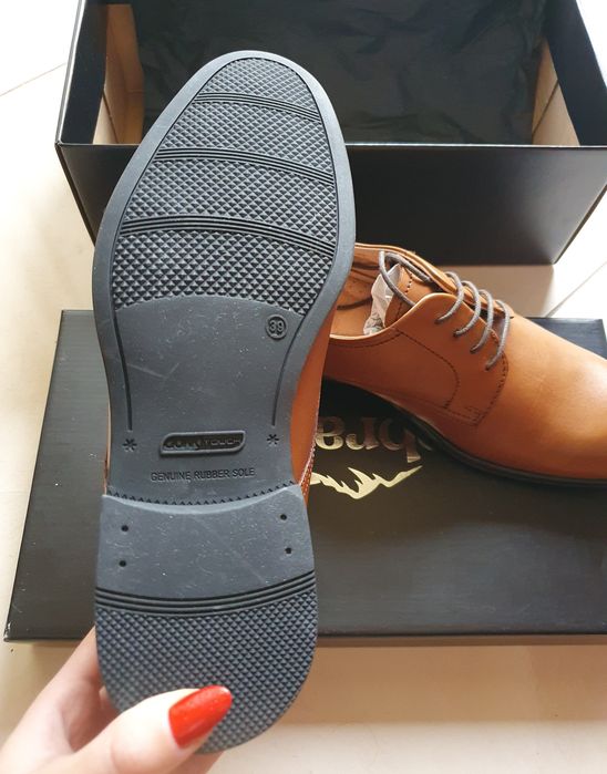 Pantofi din piele