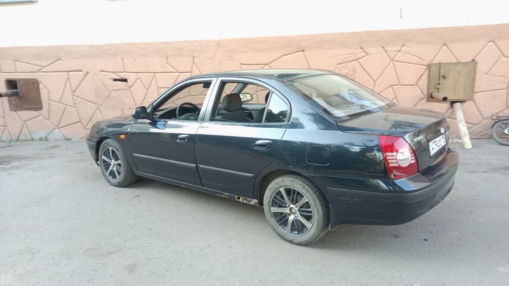 Продам машину Hyundai Elantra