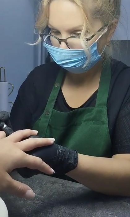 Маникюр и педикюр