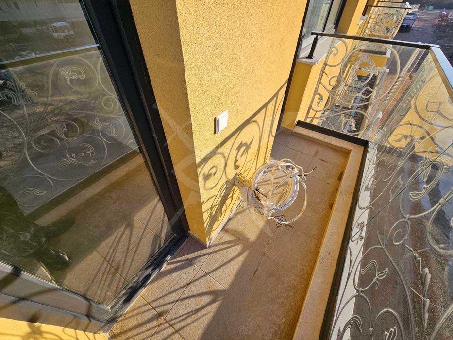 Продава се Тристаен апартамент в Варна, м-т Траката - 92 кв.м за 1750 €/кв.м - Снимка #8