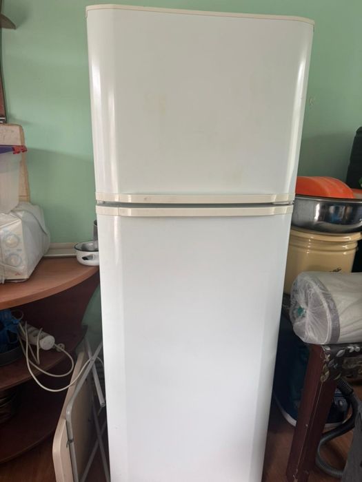 Продам холодильник