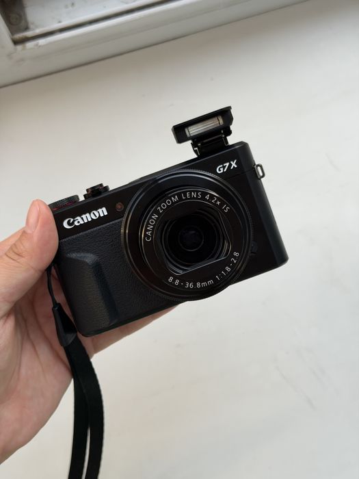 Canon PowerShot G7X Mark II