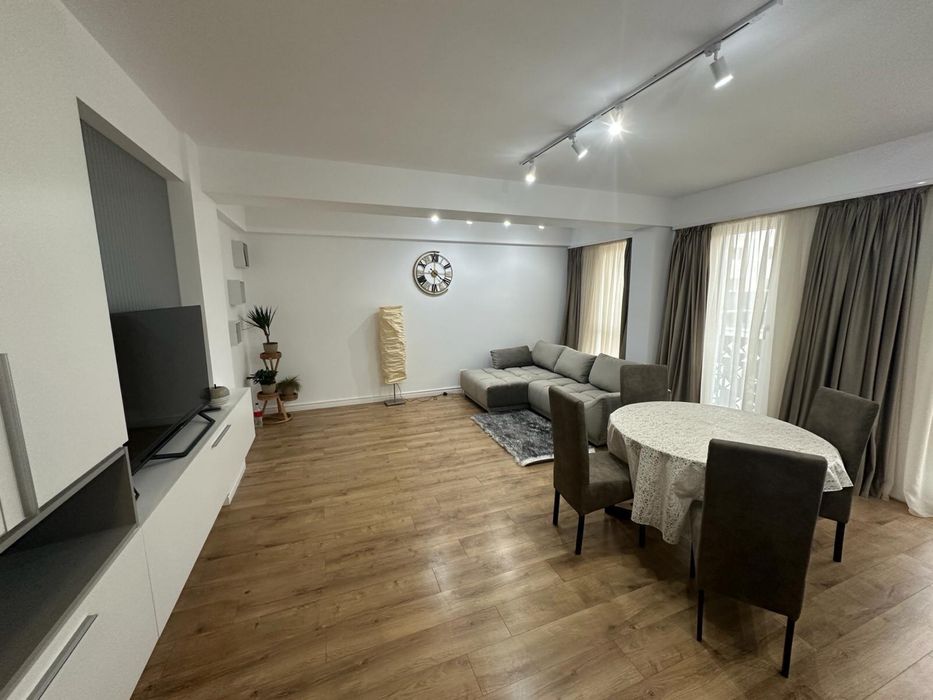 Inchiriez apartament