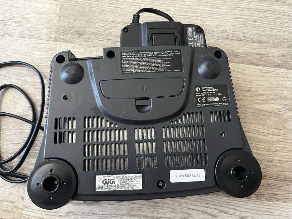 Nintendo 64 + 2 jocuri Gherla • OLX.ro