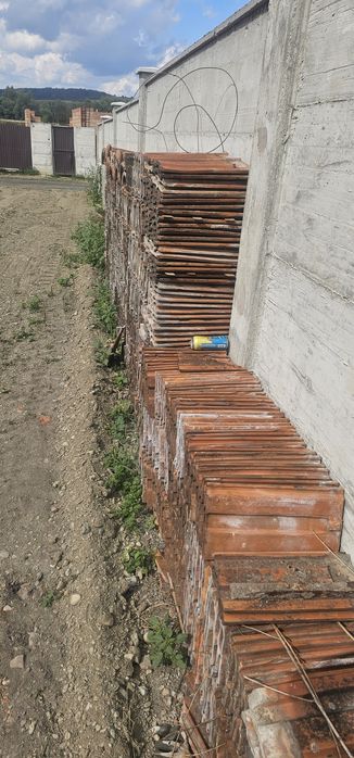 Vând țiglă mare cu un cioc