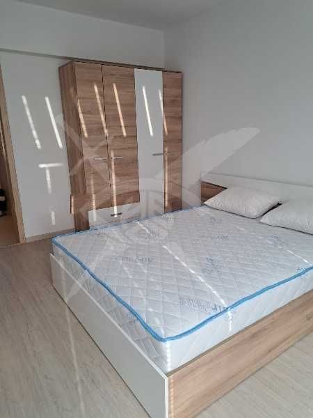 Дава се под наем Тристаен апартамент в Пловдив, Кършияка - 106 кв.м за 747.66 € - Снимка #1