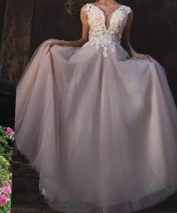 Нежна бална рокля