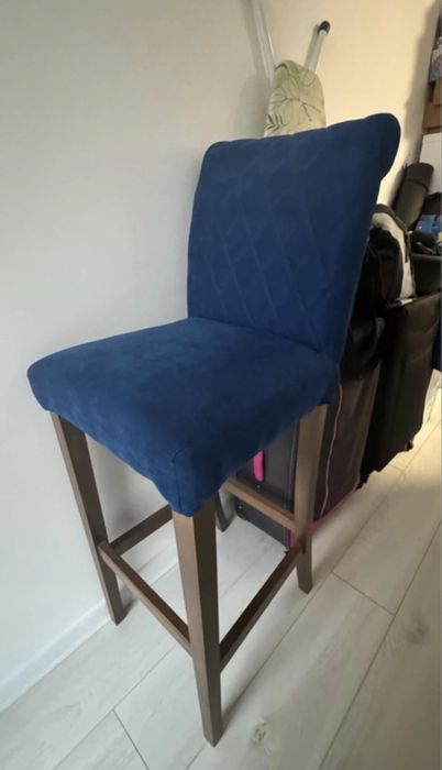 Scaun inalt de bar