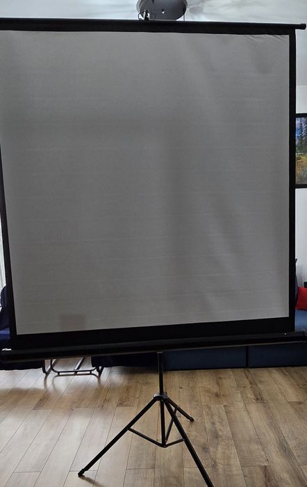Vând Ecran de Proiecție pe trepied, 150 x 150 cm