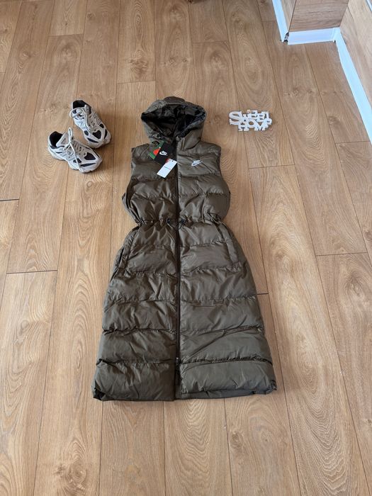 Разкошна дълга олекотена,топла и ежедневна грейка Nike