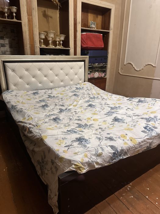 Двухспальный кровать