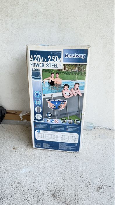 Piscină Bestway Power Steel 4.27 x 2.50 x 1.00 m – Folosită un singur sezon