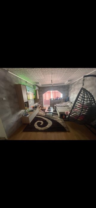 Vand apartament cu 3 camere