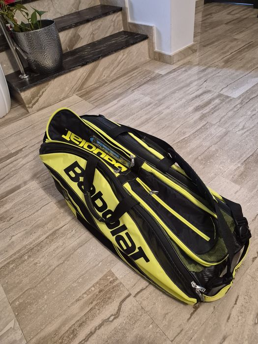 Geanta rachete tenis,3 posturi, nefolosita. BABOLAT , ridicare personală.