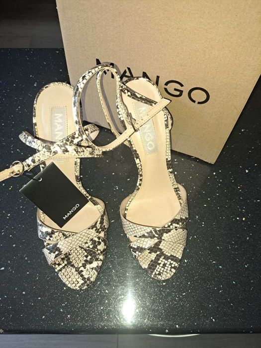 елегантни сандали MANGO