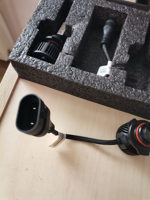 set de becuri LED pentru faruri auto