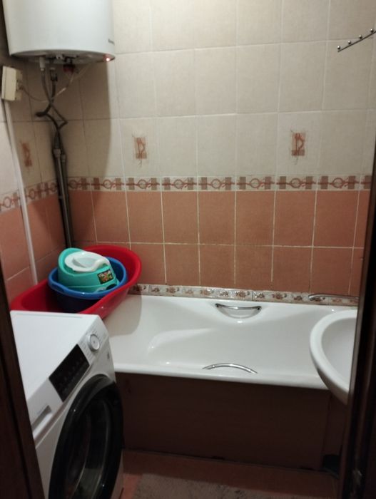 Продам квартиру мкрн Водник-1