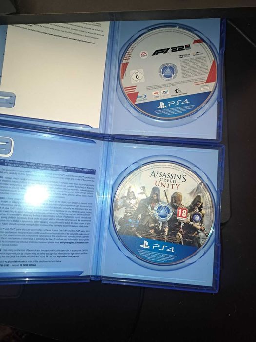 Playstation4-slim 1TB с два контролера и два диска.