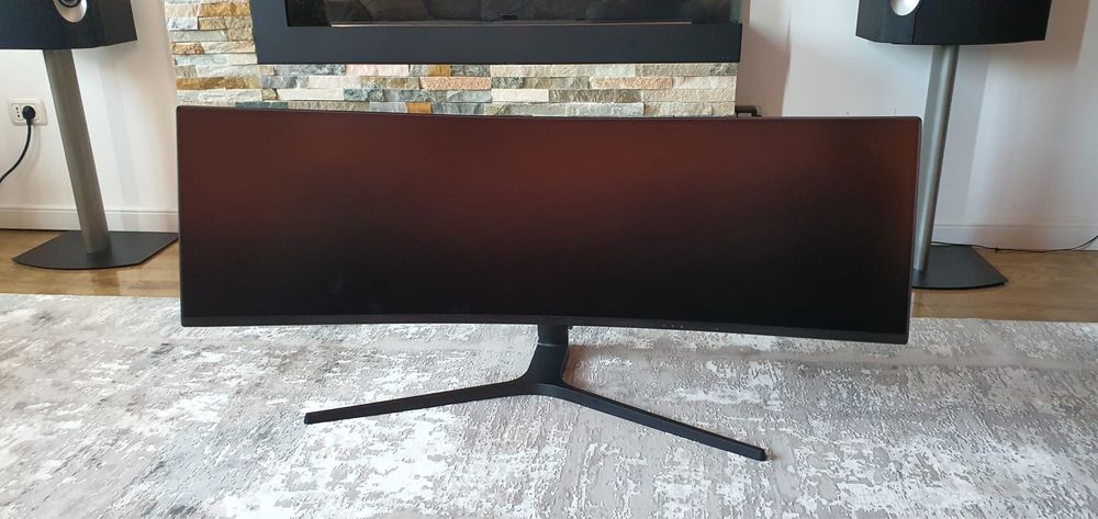 Monitor Samsung 49" Ultra Wide curbat 32:9, 144Hz, KVM, USB-C