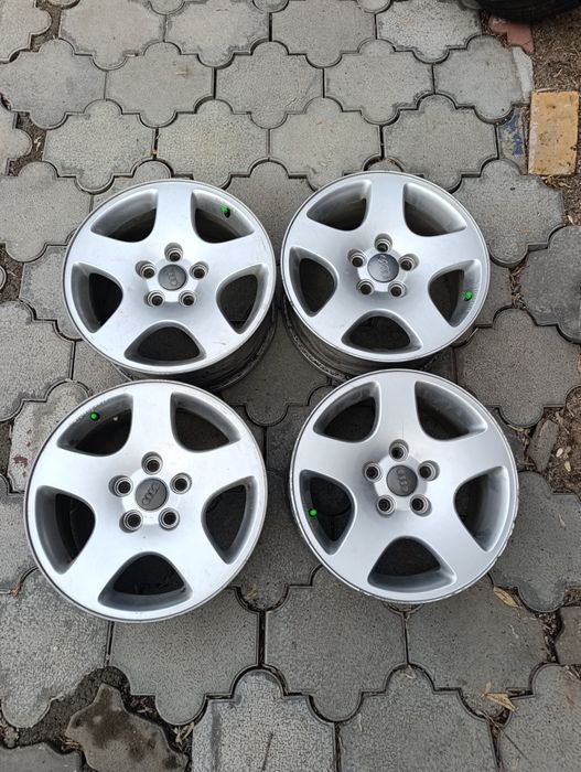 Продам комплекты дисков на Ауди 80-90 С3 B4 С4 А4 А6