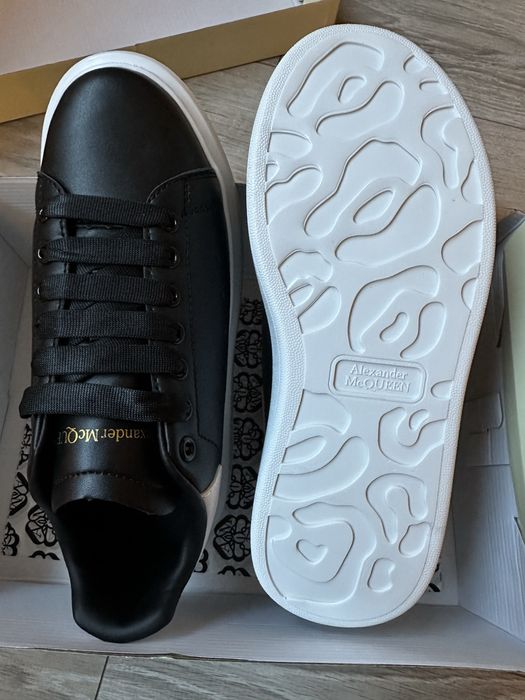Чисто нови сникърси Alexander Mcqueen