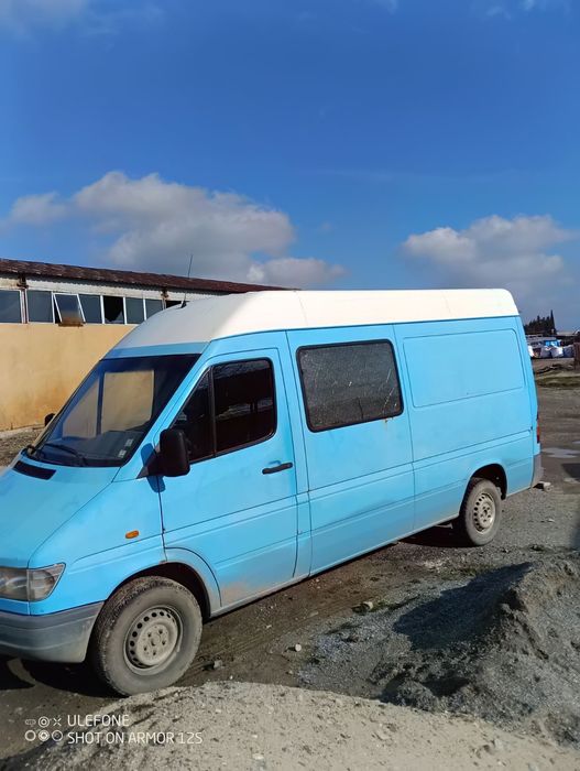 Продавам бус Мерцедес Sprinter  208D