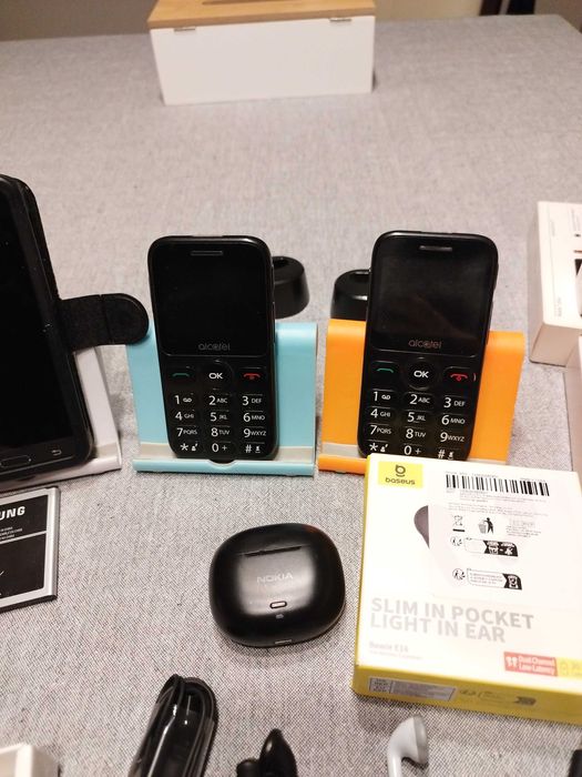 Tot ce in poza - 300 de lei - nu se vand separat