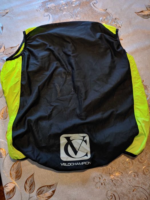 Vestă Ciclism VELOCHAMPION – High Visibility & Windproof