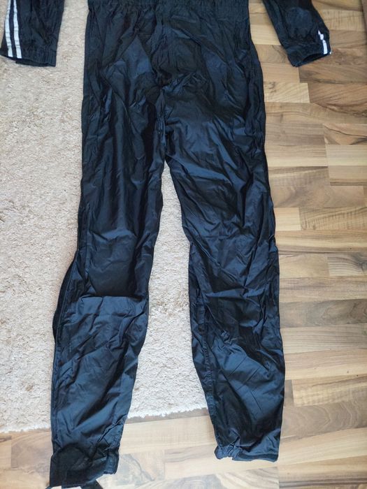 Costum impermeabil,combinezon dintr-o bucata,marime XXL