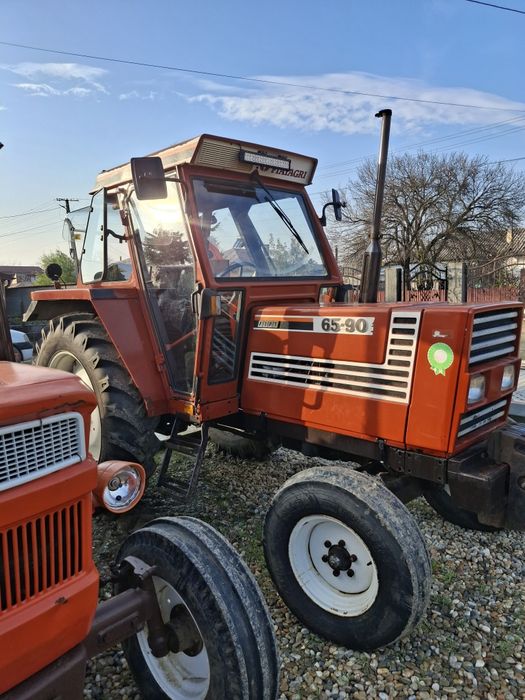 Vând tractor fiat  65 90  . 640